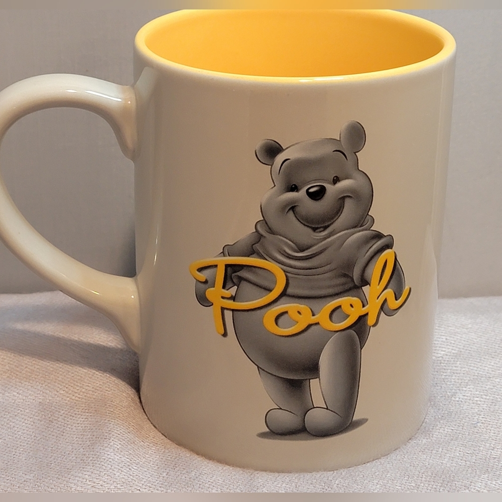 Disney Store Winnie The Pooh Bear Coffee/Cocoa/Tea Mug Cup